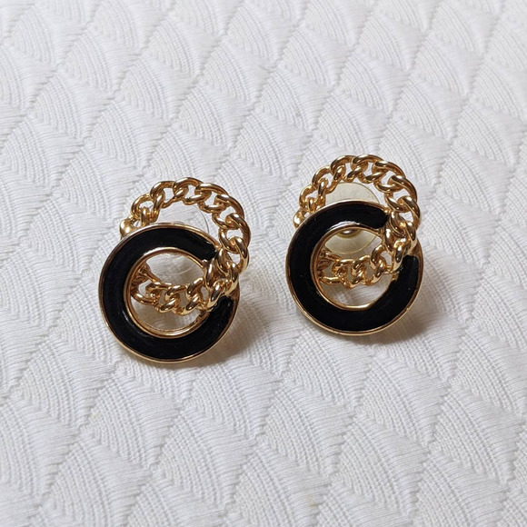 Vintage 80's Gold Tone & Black Post Earrings, Interlocking Circles, Avant Garde - Picture 5 of 7